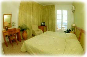 Bedroom with caldera view