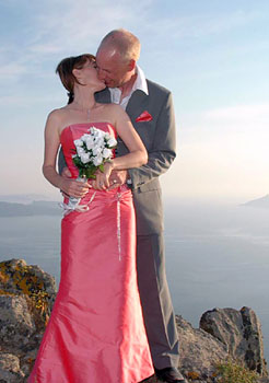 Romance, Passion & Magnificent scenery on Your Wedding Day in Santorini